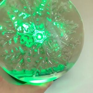 Avon Vintage Glass SNOWFLAKE Paperweight